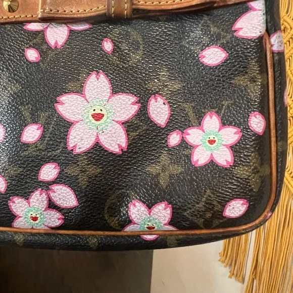 Louis Vuitton Cherry Blossom pochette - Picture 3 of 9